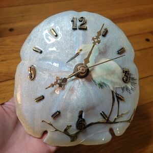 Vintage Sand Dollar Clock WORKS With Heron Bird Gloss Finish Christianity Tag